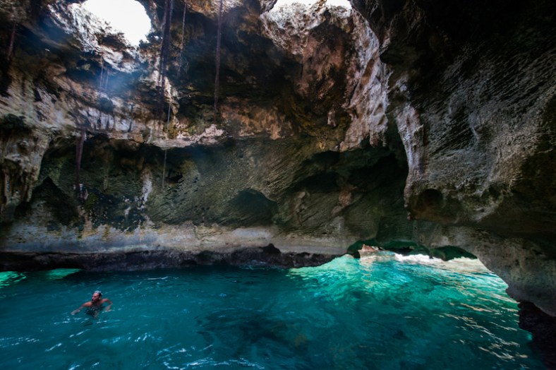 Thunderball-grotto-near-Staniel-Cay